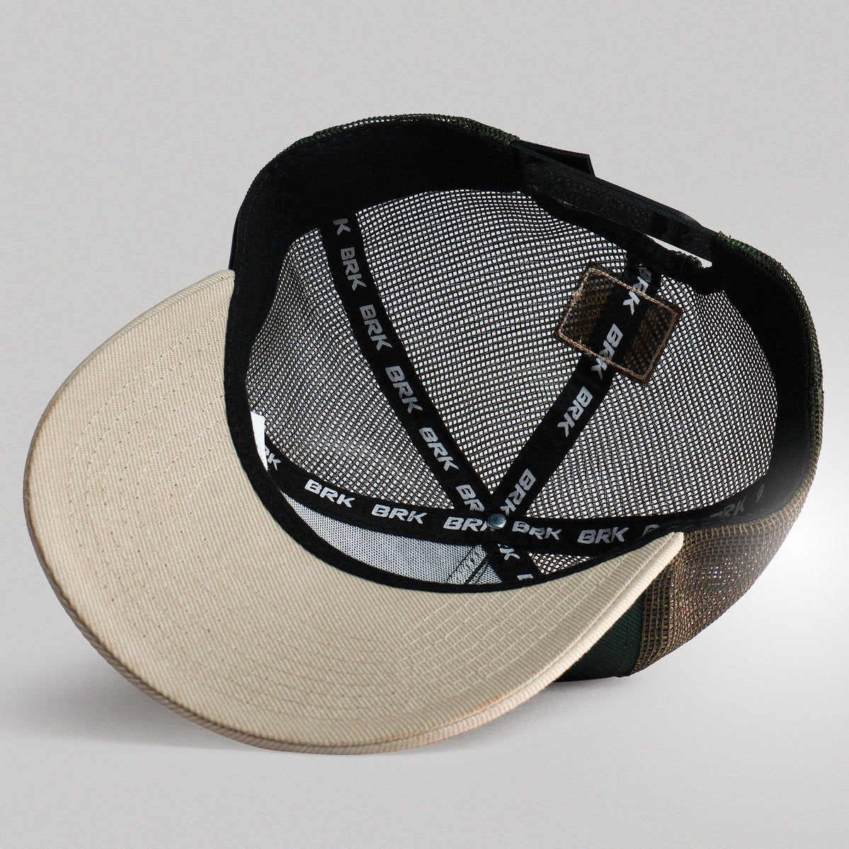 Boné Trucker Brk Agro Monograma Verde e Creme - Brk Agro