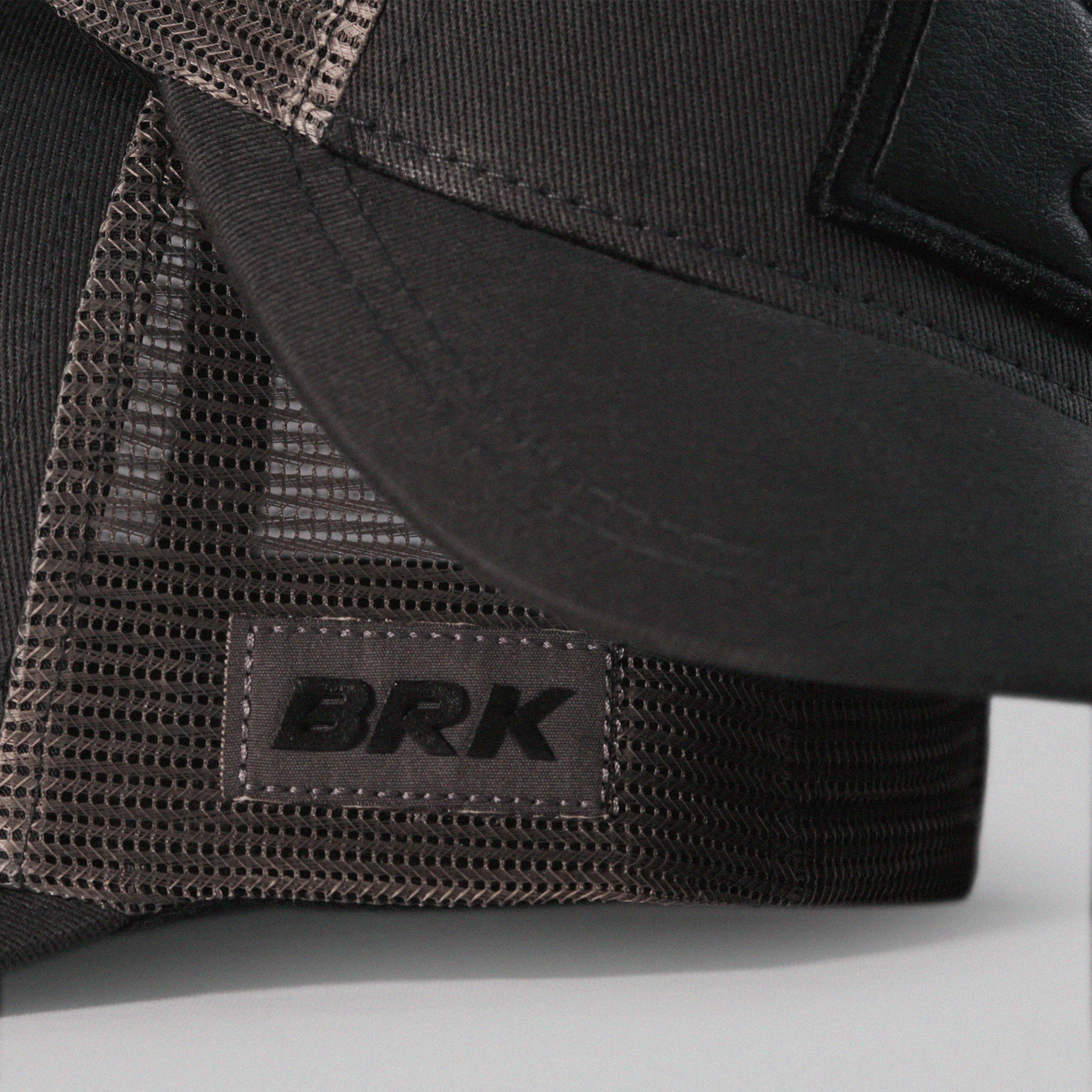 Kit 1 Boné Trucker Brk Mapa do Brasil + 1 Camisa Agro Brk Bandeira do Paraná com Proteção UV50+ - Brk Agro