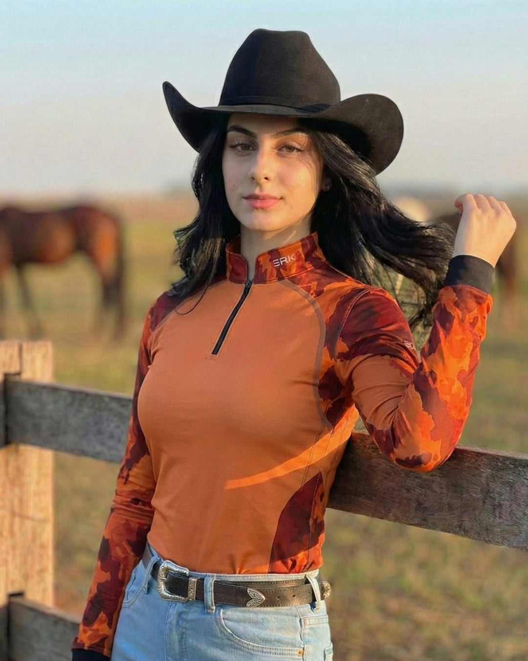 Camisa Agro Feminina BRK Pecuária Orange Print com Proteção Solar UV50+ - Brk Agro