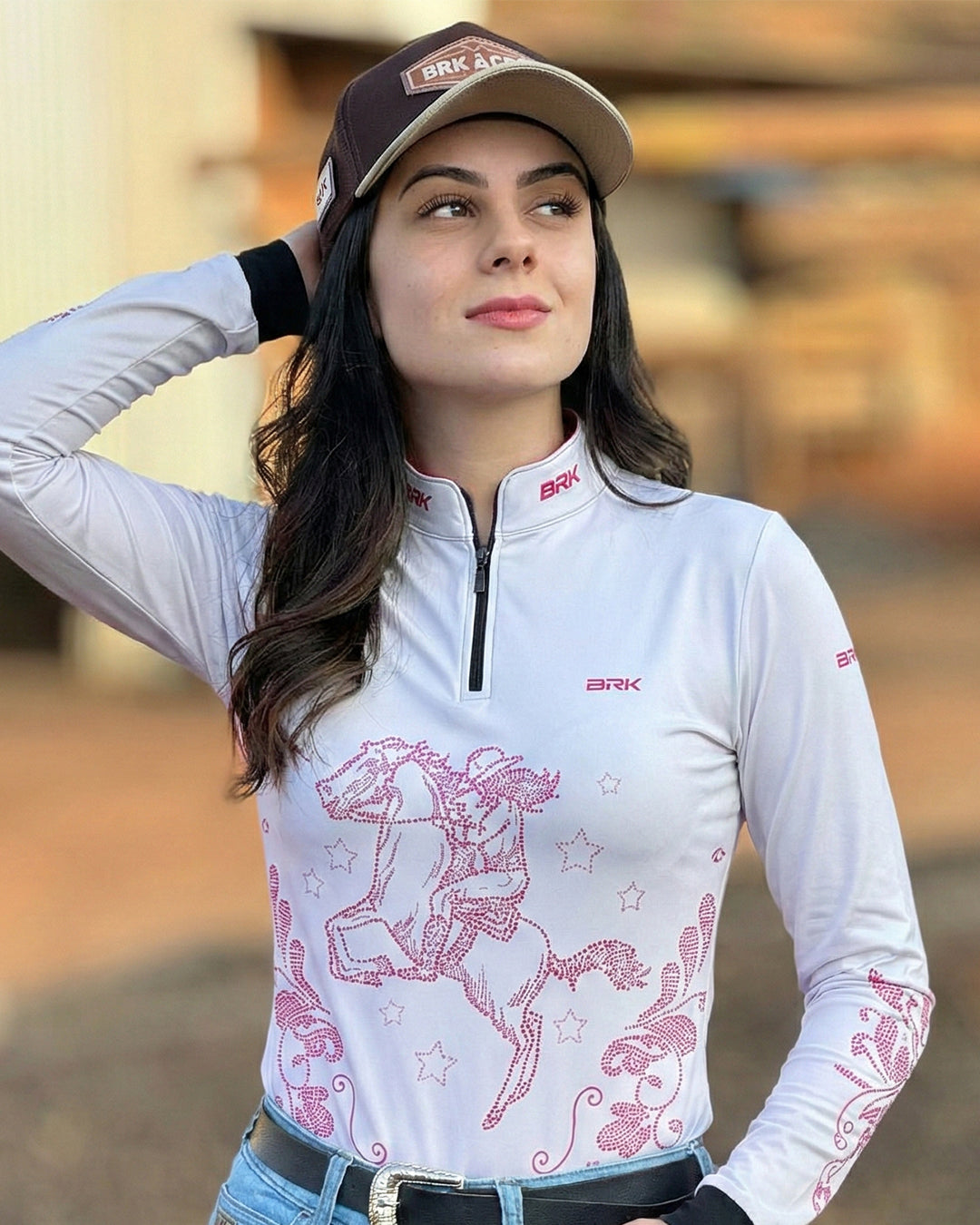 Camisa Agro Feminina BRK Amazona Floral Strass Branca com Proteção Solar UV50+