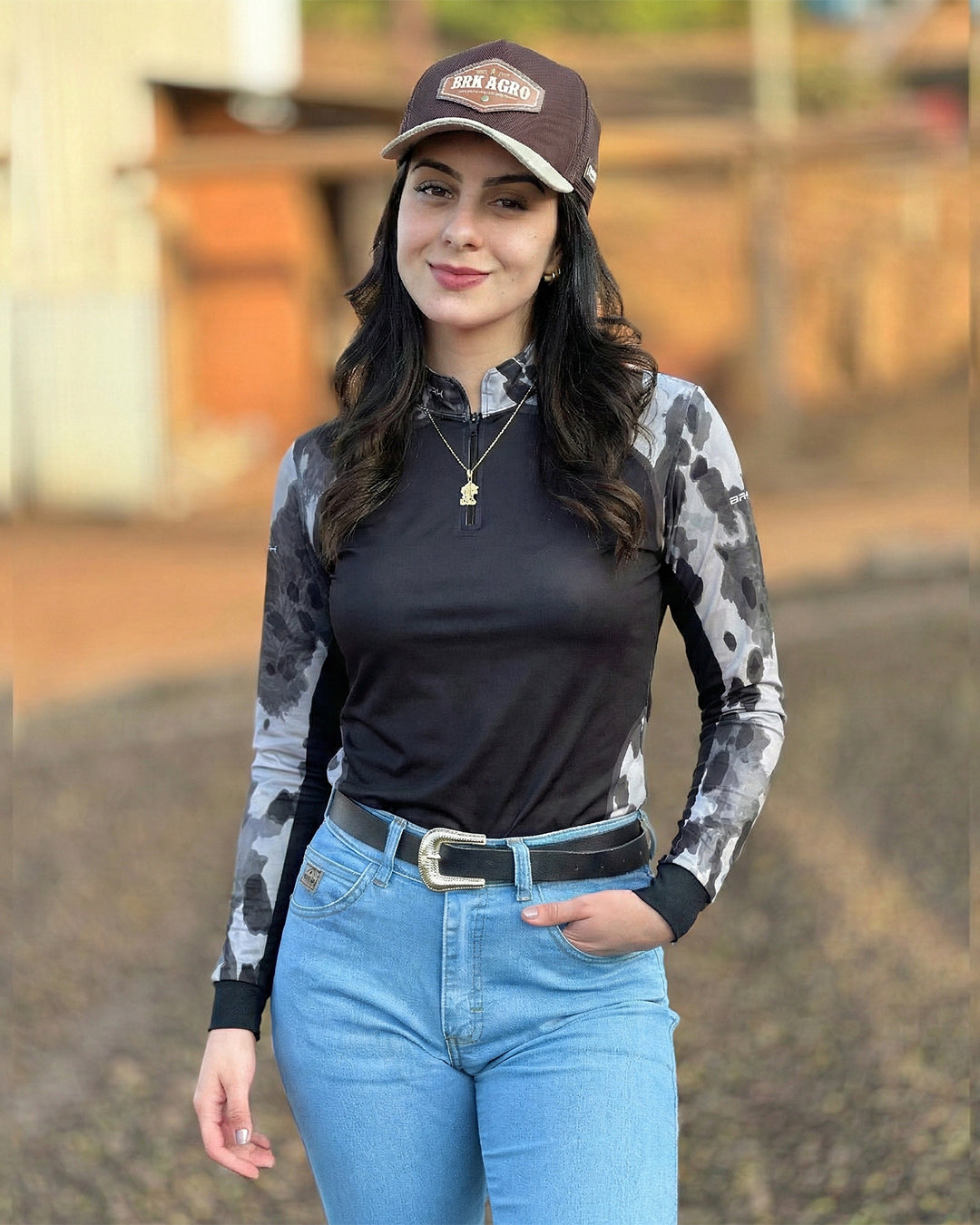 Camisa Feminina Pecuária Cow Print Preta com Proteção UV50