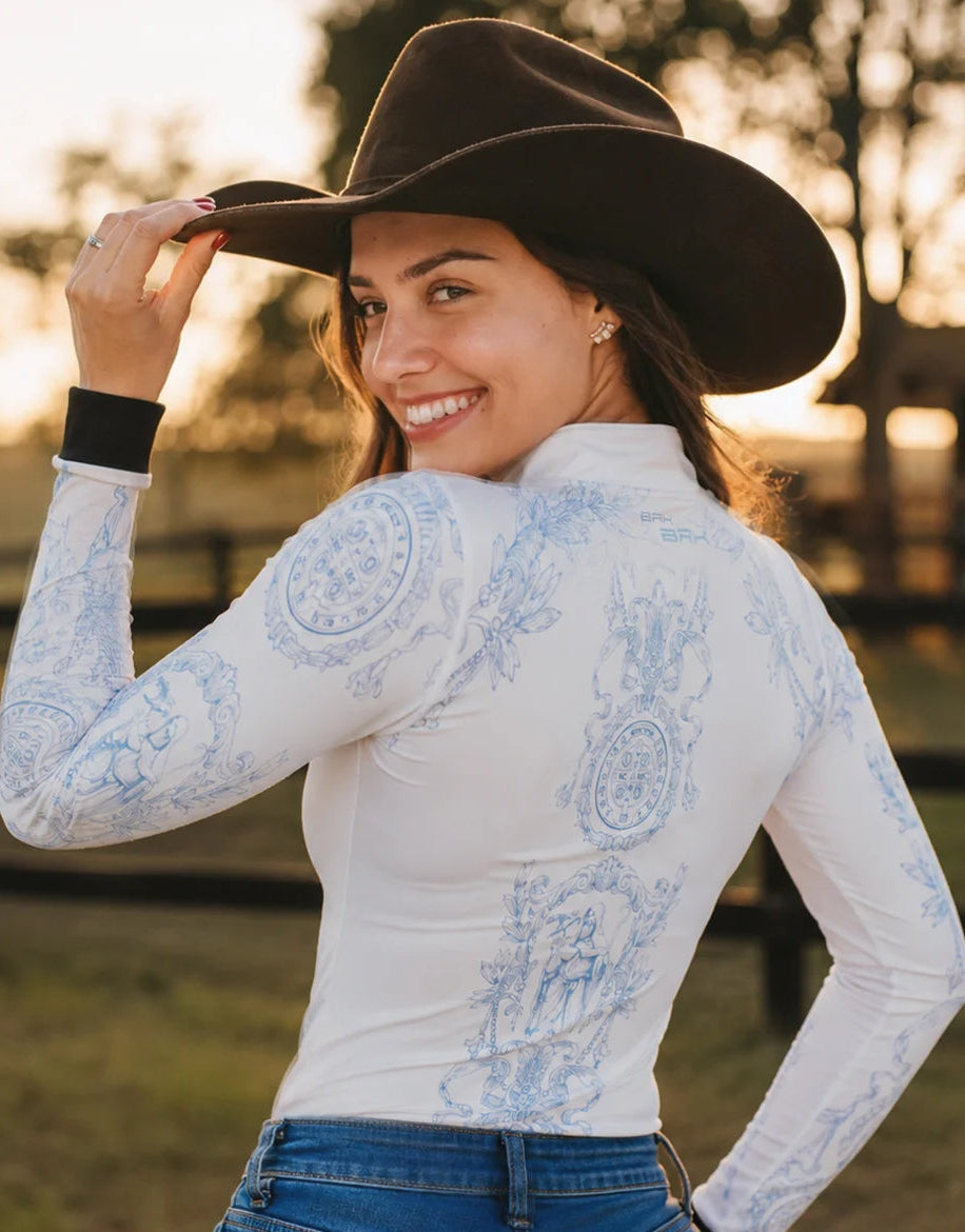 Camisa Agro Feminina Brk São Bento Branco com Detalhes Azuis com Proteção UV50+