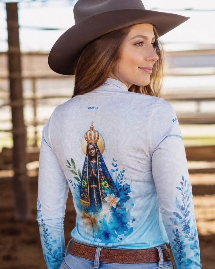 Camisa Feminina Nossa Senhora Aparecida Aquarela Branco e Azul com UV50 - Brk Agro