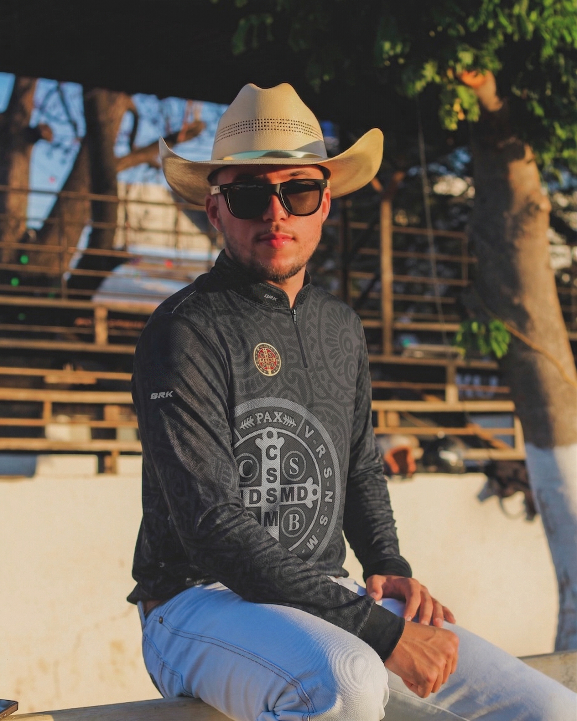 Camisa Agro Brk São Bento Dourado Preta com Proteção Solar UV50+ - Brk Agro